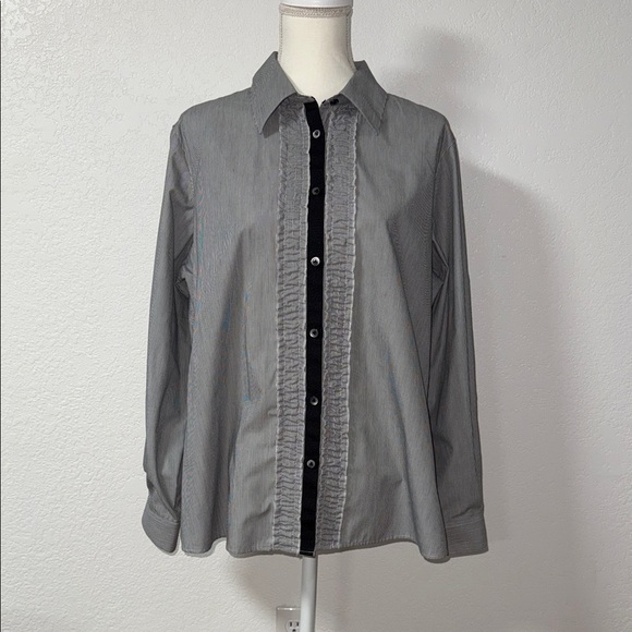 WRINKLE FREE Gray Button-Up Shirt - Picture 1 of 9